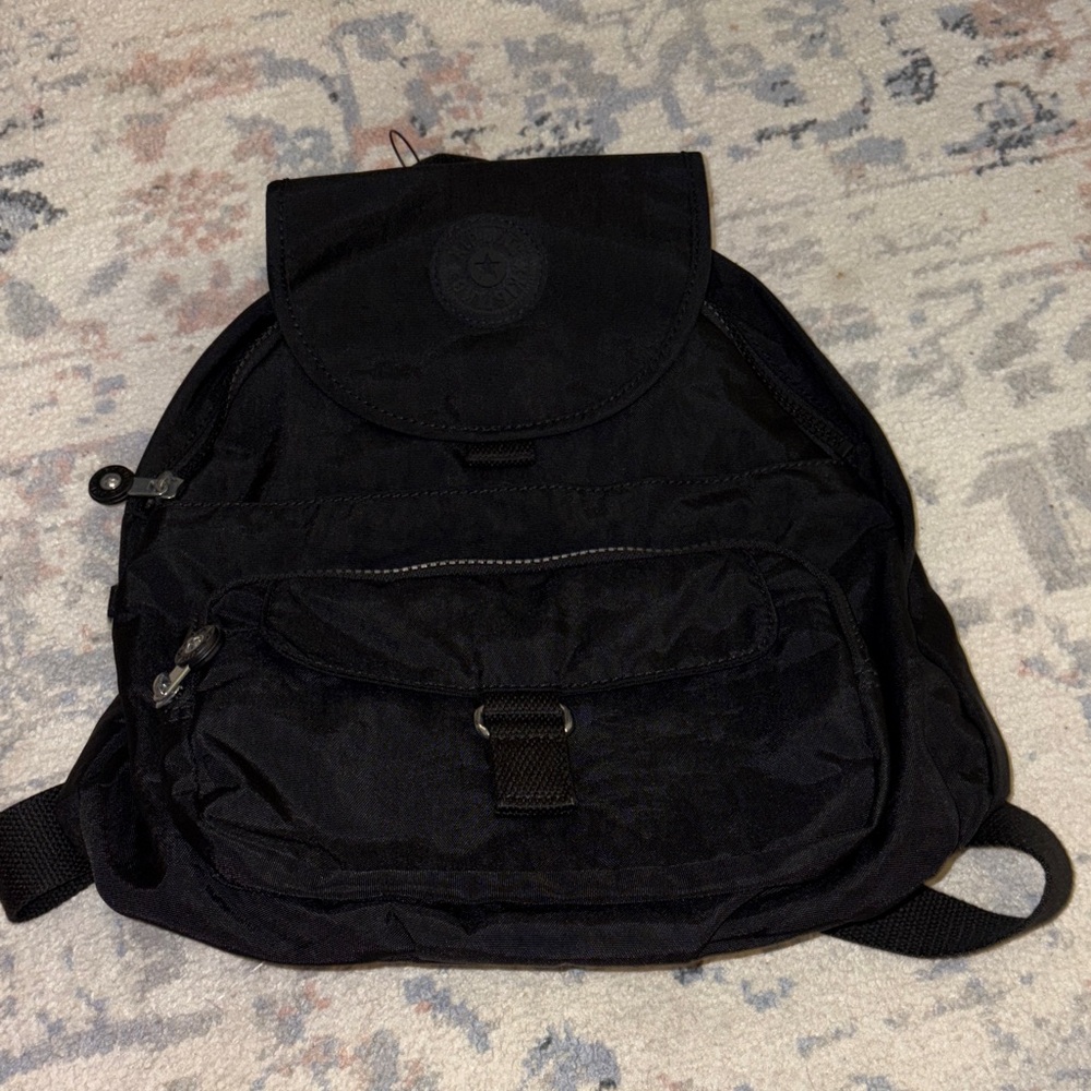 Kipling light bag NWT retails 104.00
